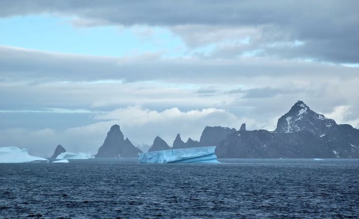 Die subantarktischen Südorkney-Inseln sind extrem abgelegene Inseln mitten im Südpolarmeer. Auf